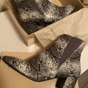 Höstskor  - Helt nya skor kommer inte till användning. Storlek 39 