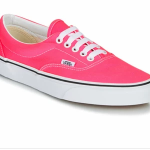 Vans  - Superfina vans skor. Aldrig använda. Dom har endast stått i skohyllan. 