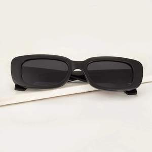 Säljer dessa solglasögon då de va förstora för mig. De är oanvända och i bra skick. 🕶 