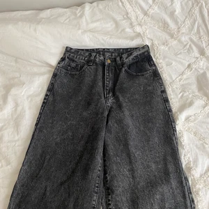 Jeans - Helt oanvände. Bra material, superfina