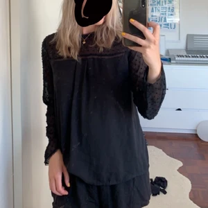 Svart blus - Fint skick!