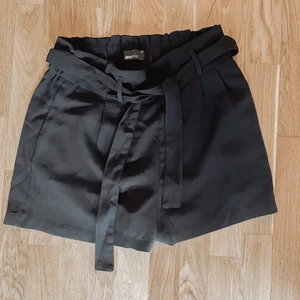 Svarta shorts - Svarta shorts