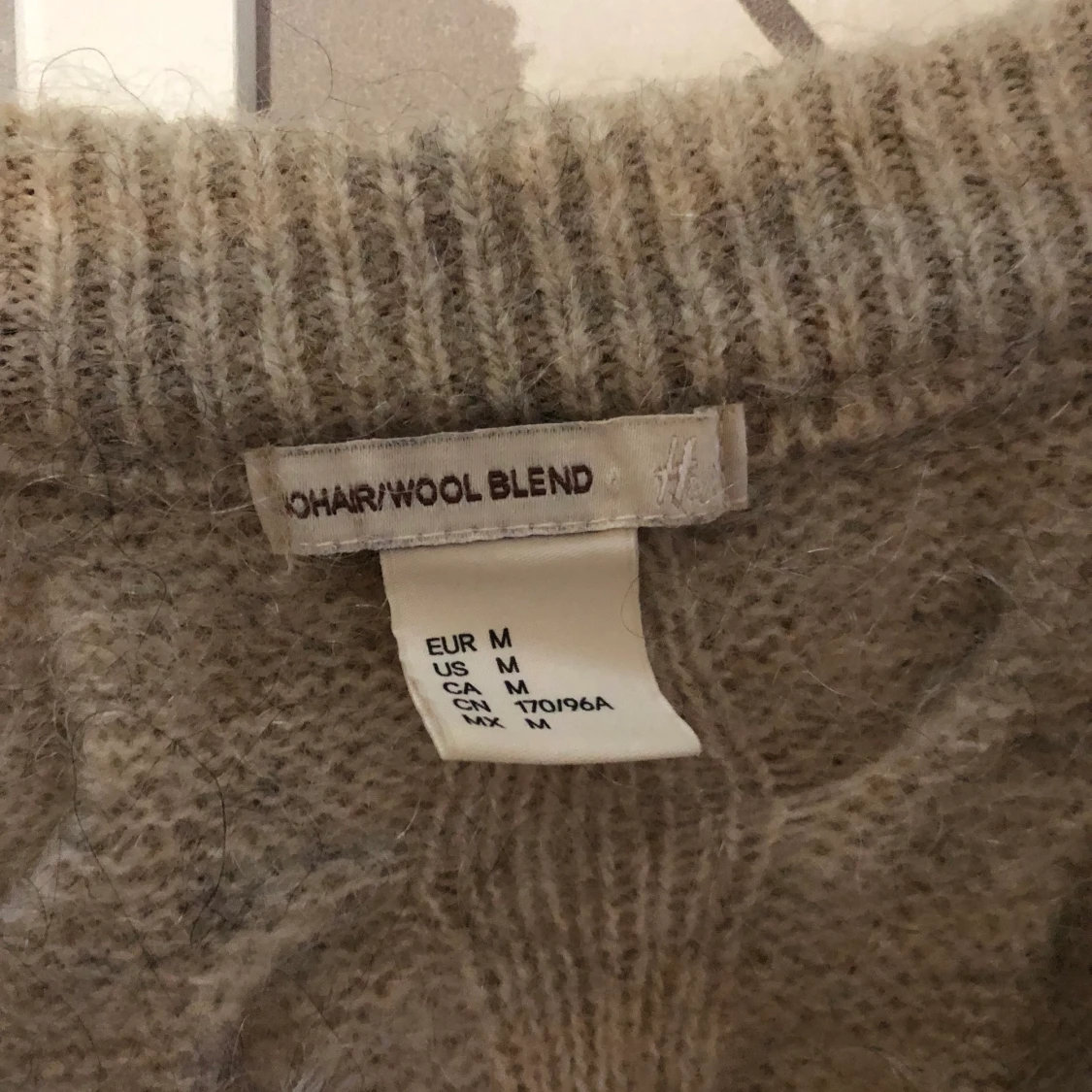 Stickad tröja  - 91