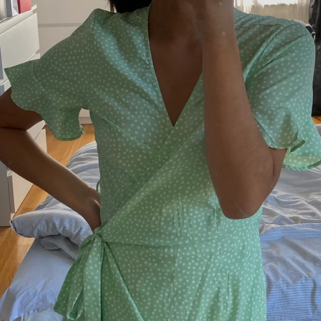 Prickig omlottklänning Vero Moda