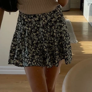 zara kjol - kjol från zara i nyskick. Endast testad.