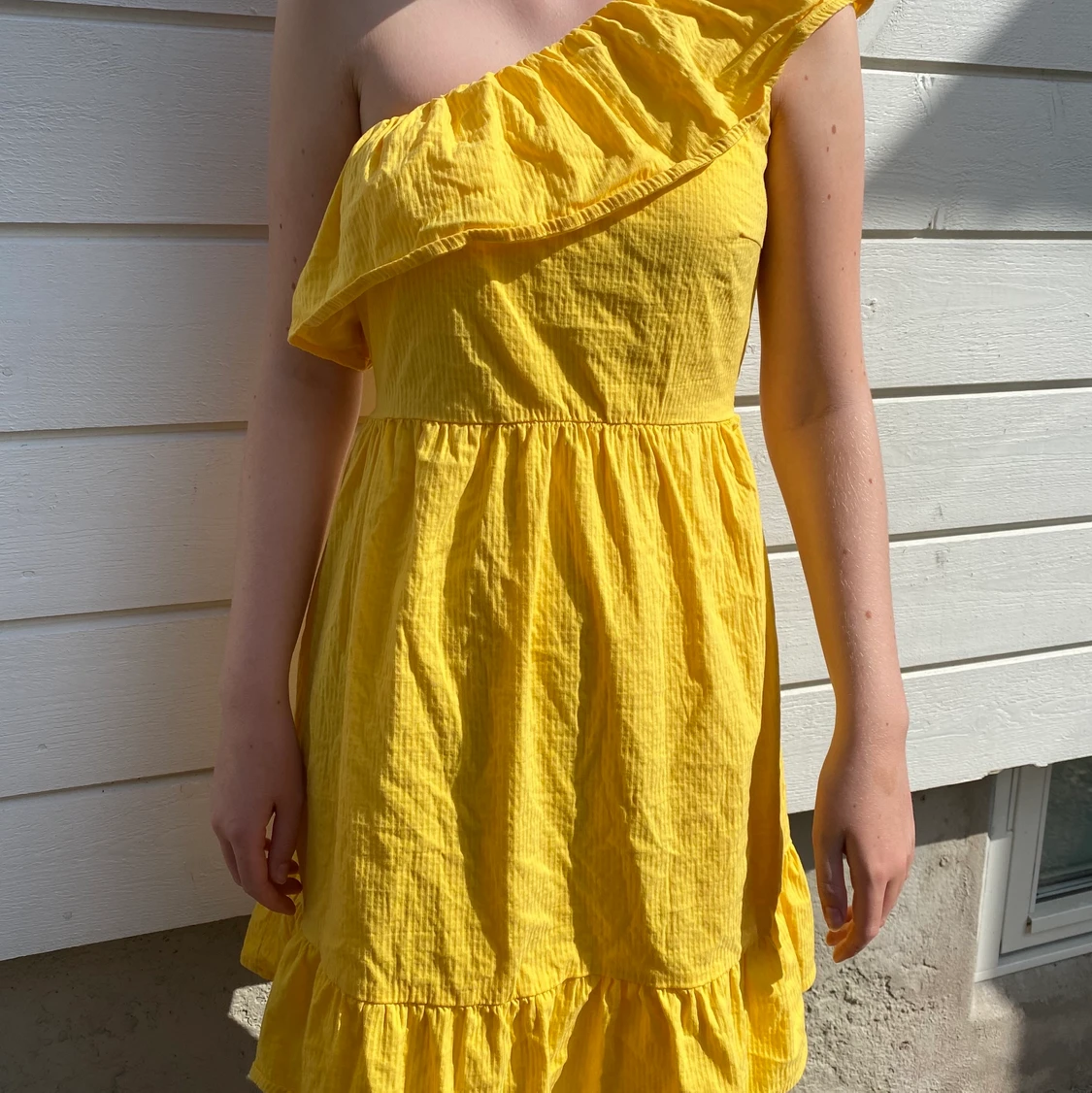 Gul klänning från Vero Moda strl xs