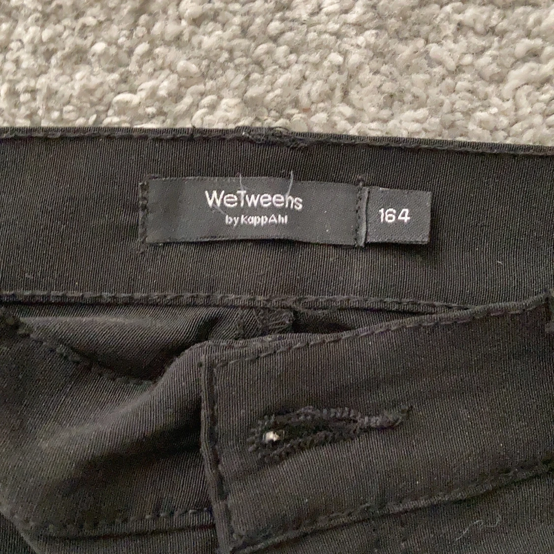 Svarta lågmidjade byxor  - 91