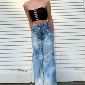 Snygga jeans - Dessa jeansen som är otroligt snygga, frakten kostar 49kr✨