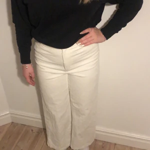 Manchesterbyxor - Byxor från Gina tricot. Orginalpris:399kr