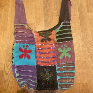 Hippie väska  - Hippie/Bobo bag med en ficka på bandet. 