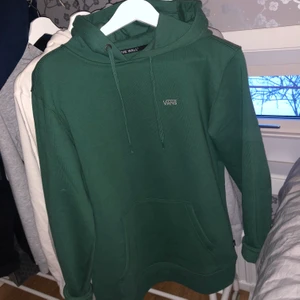 Vans Hoodie - Storlek XS men mer som en S. Endast använd 1 gång.