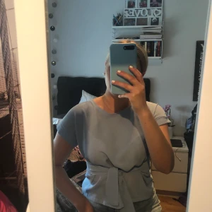 Blus - Fin ljusblå blus använd varsamt💙🦋 kan frakta eller mötas upp✨