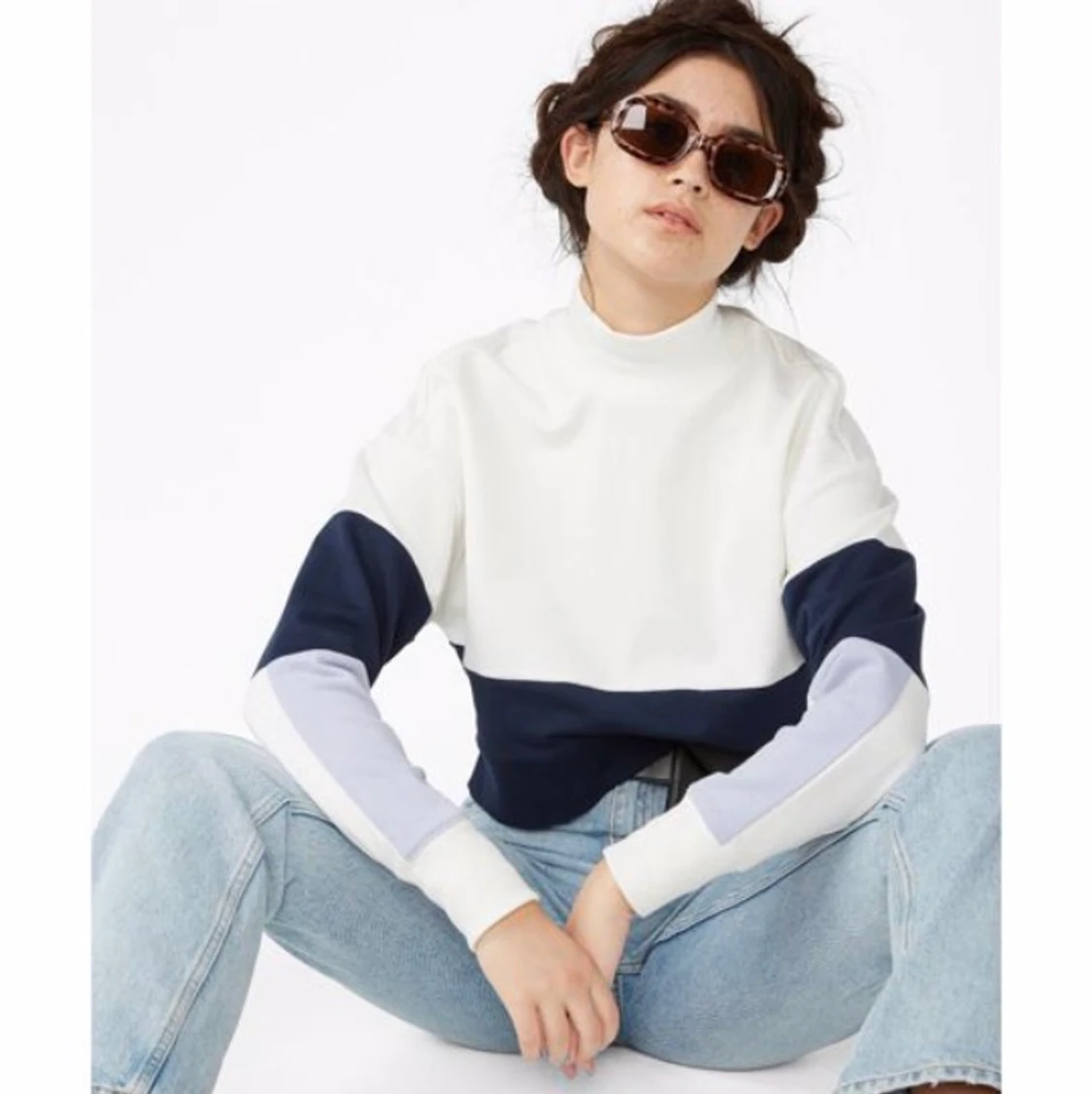 TRENDIG SWEATSHIRT MED POLOKRAGE - 91