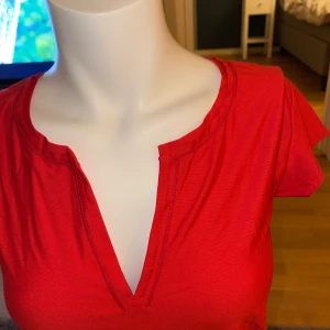 Träningstopp - Träningströja i fint skick passar S-M