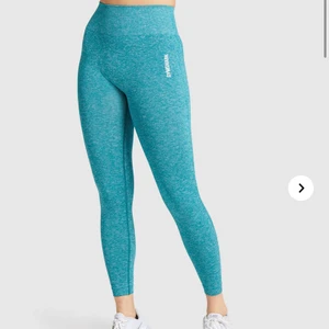 Gymshark ADAPT MARL SEAMLESS LEGGINGS strl XS - ADAPT MARL SEAMLESS LEGGINGS i färgen emerald green. Strl XS, använda 1 gång.