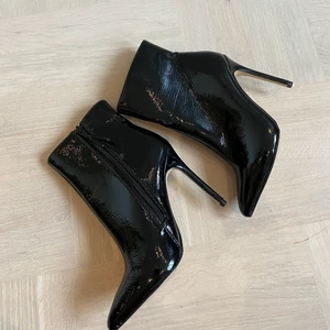 Endast prövade skor  - Frakt tillkommer 66kr 