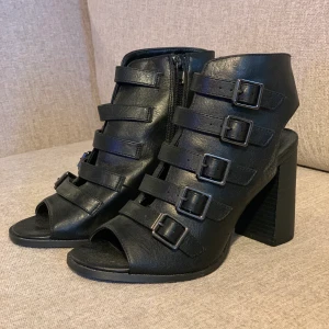 Heels  - Helt nya heels från Asics. 