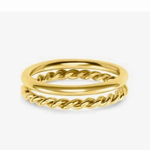 Safira ringar  - Säljer två jätte fina ringar från safira då jag råkade beställa två paket! Så dem är helt oanvända och paketet är inte ens öppnat!🤗 (köparen står för frakten)