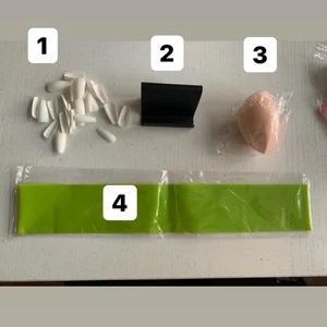 Allt nytt! - 10:- plus frakt 12:- styck! Allt nytt! 1. SåLDA Vita lösnaglar 2. Ställ till mobilen 3. Blending Sponge 4. Motståndsband till träning