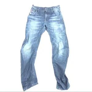 Supersnygga blå loose tapered oversized jeans! Lånade bilder, lite mörkare