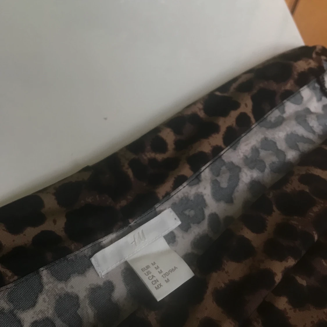 Off-shoulder leopard långärmad  - 91