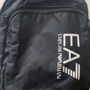 Armani väska - Bra skick köpt från Nk