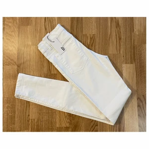 Byxor - Säljer den nya byxor i storlek XS för 160kr ingår med frakten. Pm vid intresse 