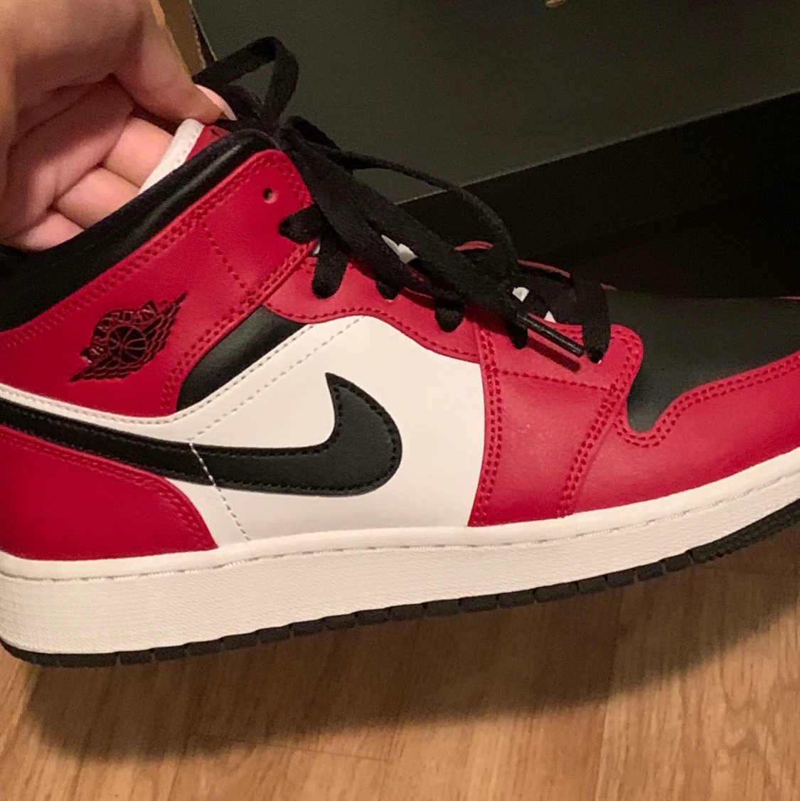 AIR JORDAN 1 MID Chicago black toe  - 91