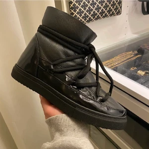 Inuikiis skor - Jätte fina skor, fint skick och inge fel på dom! Skriv för fler frågor 