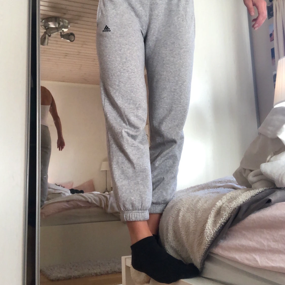 Gråa mjukisbyxor från Adidas - 91