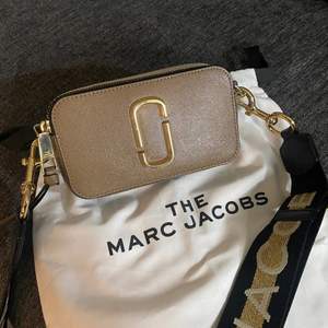 Marc Jacobs väska som nytt skick. Inköpt i somras 
