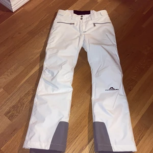 Skidbyxor J Lindeberg vita storlek s - Fint skick sparsamt använda