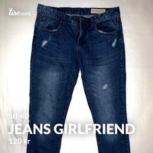 Använda enstaka gång. Jätte snygga lågmidjade ”slitna” jeans från esmara, stl 40 men mer som 38, även 36 då det inte är någon stretch. 120kr eller paketpris flera byxor för 500kr