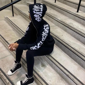 Svart kofta - Jätte trendig kofta. Helt ny och aldrig använd. I storlek S. I färgen svart/vit. Pris: 380kr 🖤