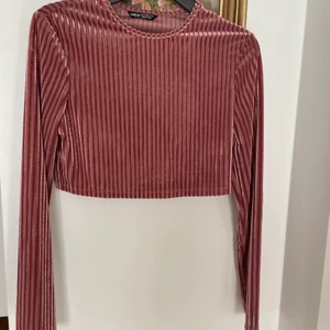 Topp strl L men är mera som en Small - Topp