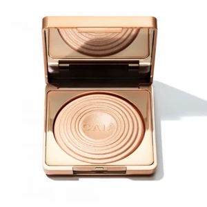 Highliter  - Säljer caias highliter då den inte kommer till användning. Använt den typ 5 gånger men inte mer men den är i ny skick eller hur man ska säga och det är värkligen inget fel med den☺️ högsta bud: 100kr