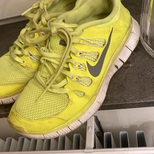 Skor Nike free  - Nike skor limegrön storlek 37,5