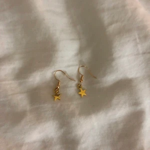 Guldörhängen - Säljer dessa fina guldörhängen! Köparen står för frakten