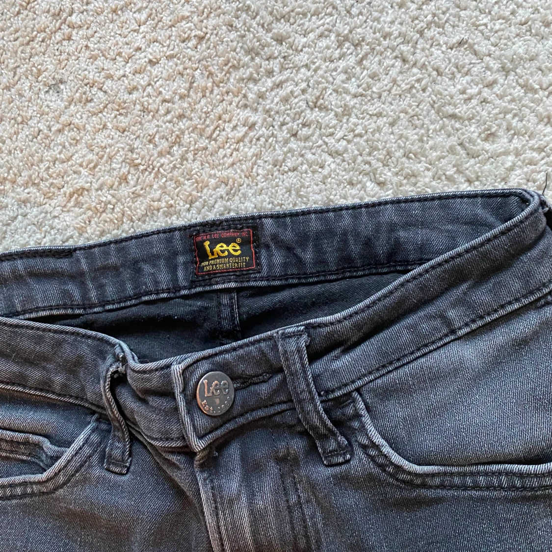 Lee byxor w27 , l32 - 90