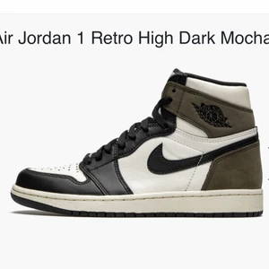 Jordan 1 Mocha - Storlek 42 bara testat den ser som helt ny ingen box men har kvitto kan sänka priset vid snabb affär.