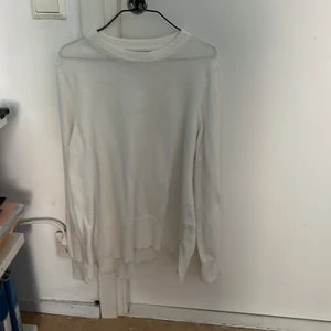 gina tricit tröja - säljer denna jätte fina tröja från gina tricot då den inte kommer till använding. Använd 2 gånger.  köp direkt för 150❤️ Den är storlek Large å sitter oversize