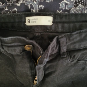 Jeans shorts - Jeans shorts från gina i storlek 36. Har använt några gånger men är fortfarande i gott skick.