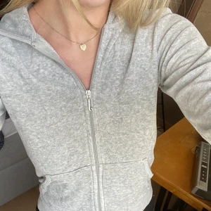 Tröja - Fint skick! Säljer då den inte kommer till användning💕💘STÅR DET INTE SÅLD PÅ ANNONSEN FINNS DEN FORTFARANDE KVAR!!!