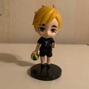 Anime figur manga haikyu - En anime figur! Atsumu Miya från haikyuu!! I bra skick. Om du har frågor skriv privat! :)
