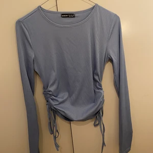 SHEIN TRÖJA  - Långärmad tröja från Shein i strl M men passar mig med S. Man kan justera längden på sidorna✨