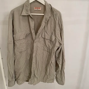 Vintage skjort/jacka - Biege skjortjacka från govintage, köpt för 400kr