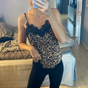 Linne - Jätte fint linne. Bra skick. Köparen står för frakten, kram 💓