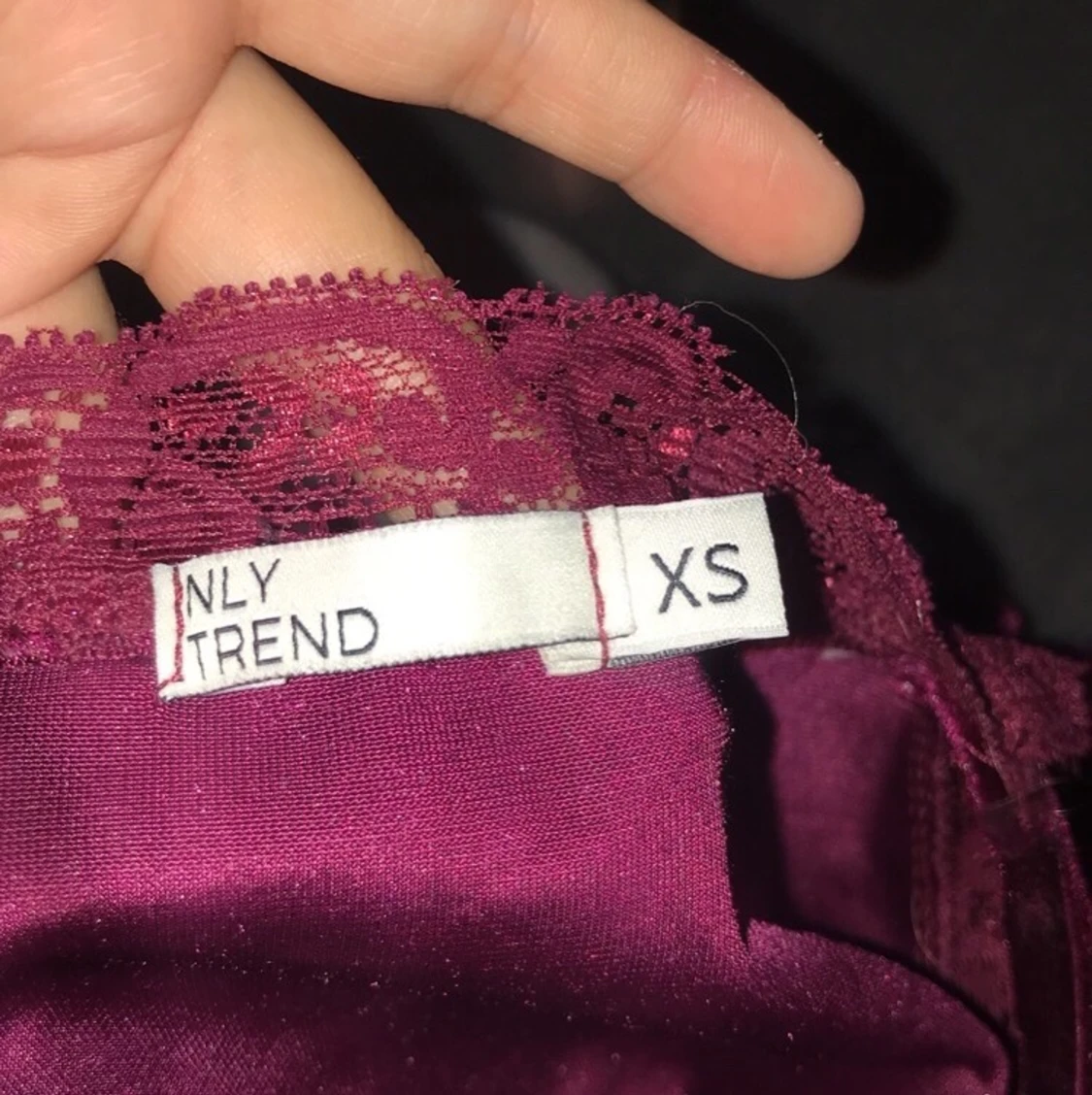 Vinröd topp, jätte snygg. - 91