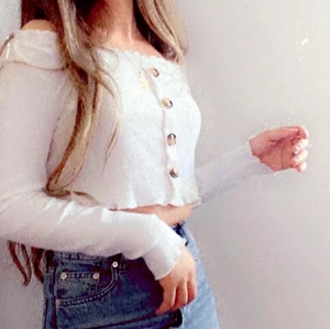 Tröja - Använt den ett par gånger men den är i bra skick och har inga fel. 