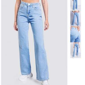 Ett par superfina vida jeans från madlady i storlek 34! 🌸 säljer pga dom är för korta för mig som är lite över 170. 💖 för mer bilder skriv i pm, köparen står för frakt!